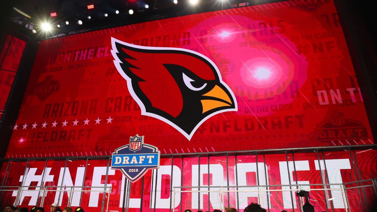 南宫体育官网 - NFL暂停红雀高管涉赌政策违规行为：行业自律与合规风险全解析 - 南宫体育